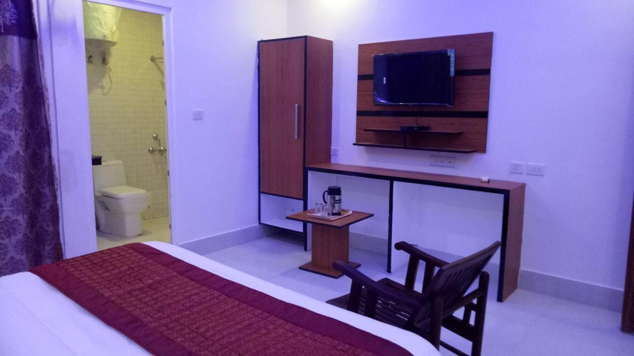 Capital O 13310 Noida Suites المظهر الخارجي الصورة